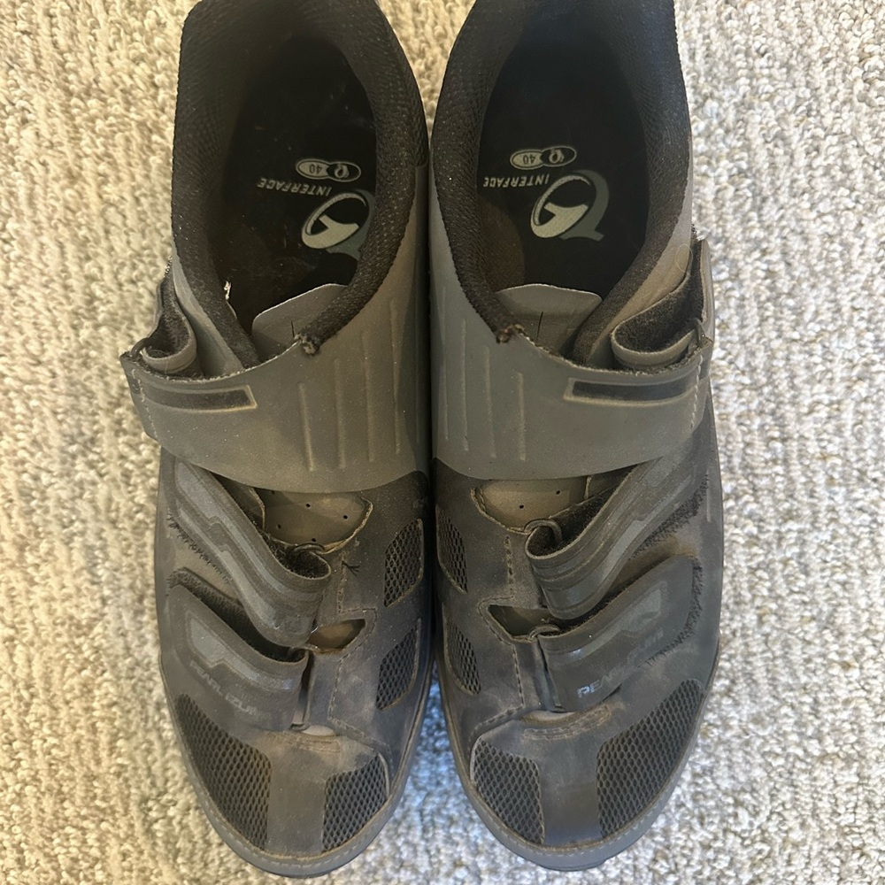 Peal Izumi Clip-In Cycling Shoes with Velcro Straps, W40